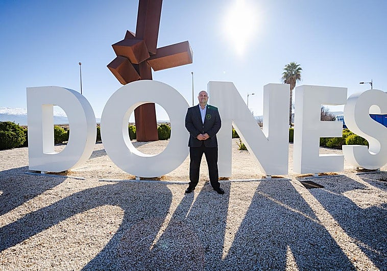 Un agujero de 18 metros de hondo por 140 de largo y 80 de ancho para el acelerador